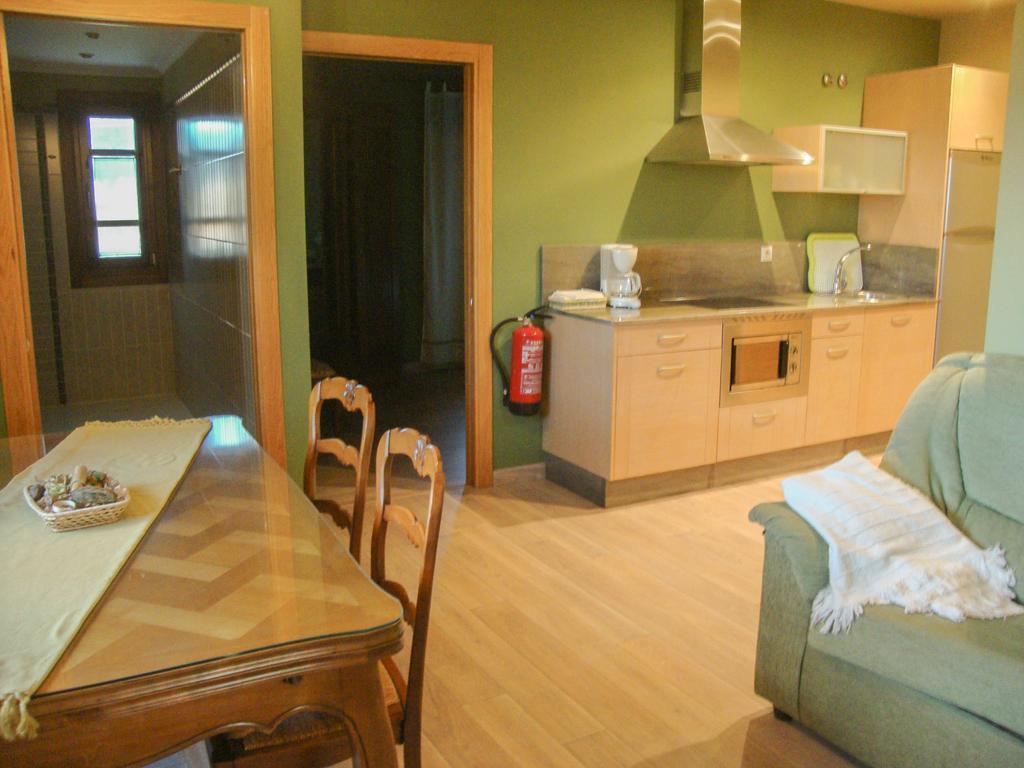 Apartamentos Fandin Ribadeo Room photo