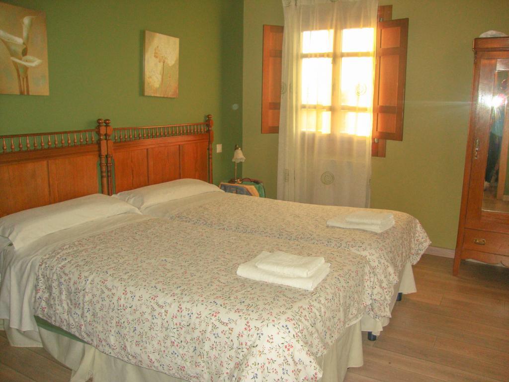 Apartamentos Fandin Ribadeo Room photo