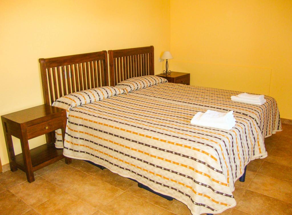 Apartamentos Fandin Ribadeo Room photo
