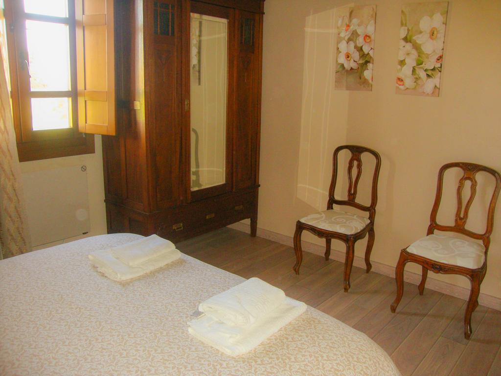 Apartamentos Fandin Ribadeo Room photo